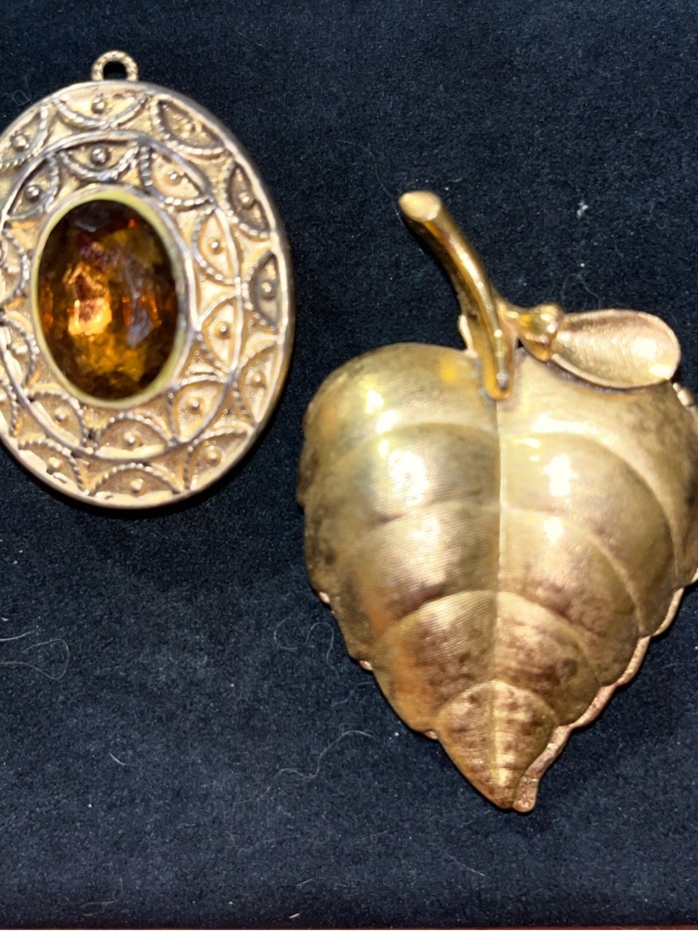 Avon Gold-Tone Leaf Brooch with Amber Oval Accent